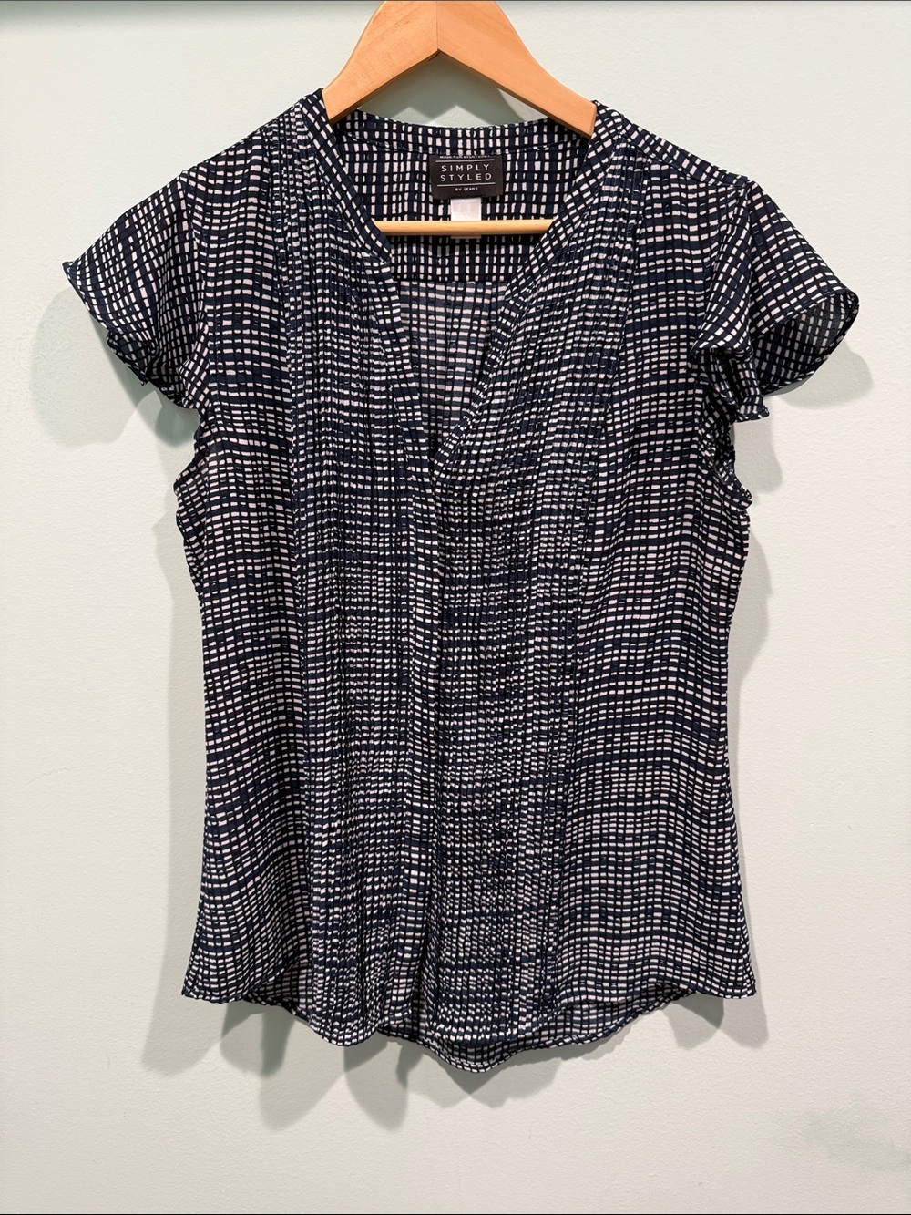 Simply Styled Navy & White Patterned V-Neck Cap Sleeve Blouse
